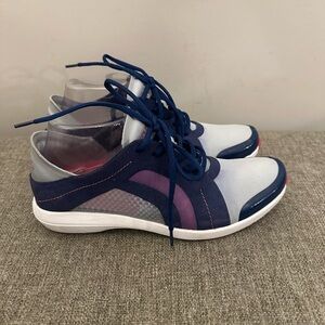 Aetrex Women’s Sporty Berries Tennis Shoe Size 8.5